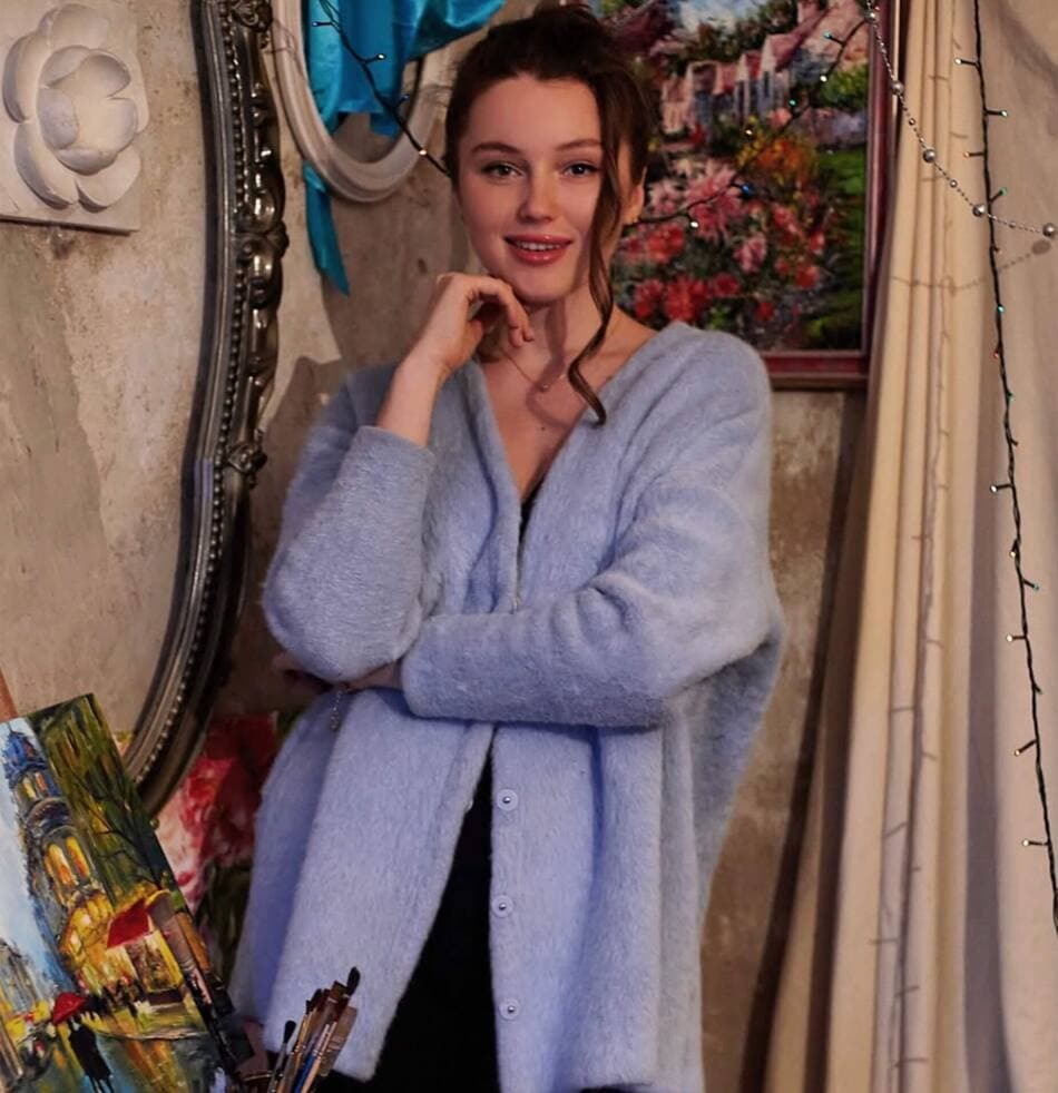 Inga Chalaia, professional art instructor and founder of Dolce Arty Dubai